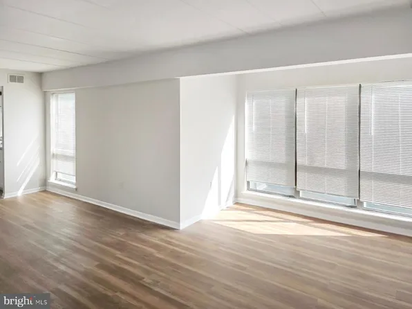 233 Township Line Rd APT 2A, Elkins Park, PA 19027