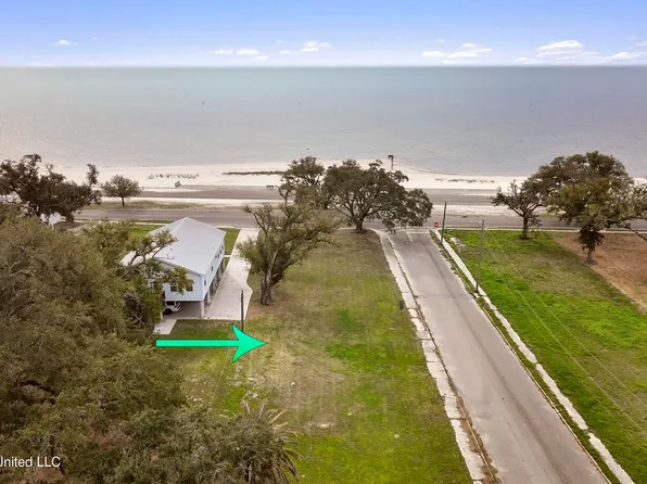 902 E Beach Blvd, Long Beach, MS 39560