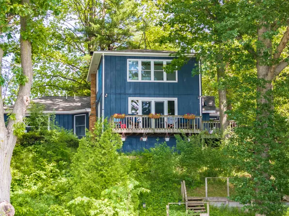 238 Lawrence Dr, Grand Junction, MI 49056