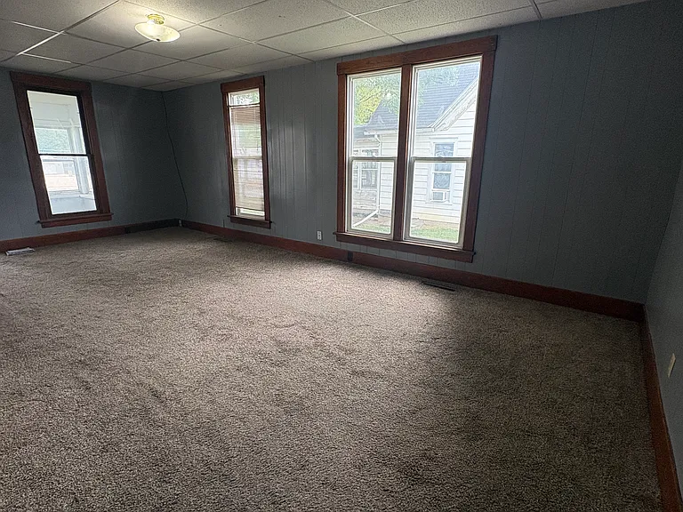 520 Logan St — Photo 1