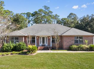 110 Laurel Ln, Pass Christian, MS 39571