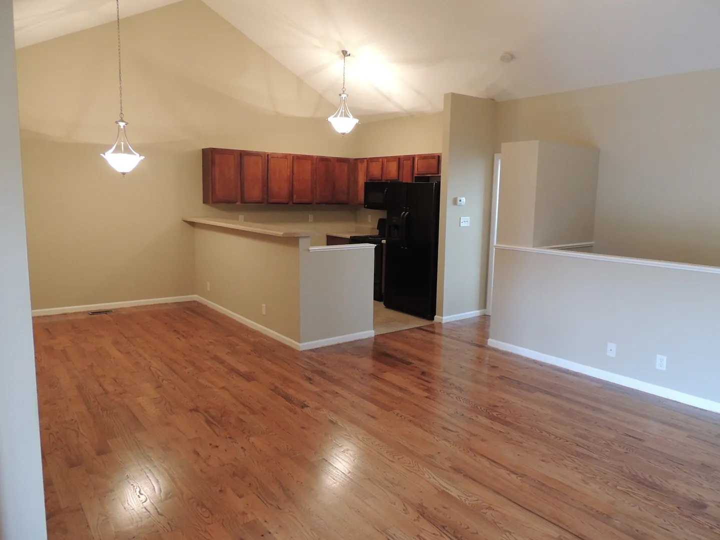 3 bed, 2 bath, 2 car garage townhouse w/ hardwood floors and bonus room in West Knoxville — Photo 3