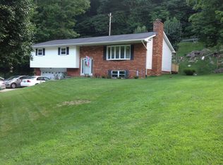1592 Alexandria Pl, Charleston, WV 25314