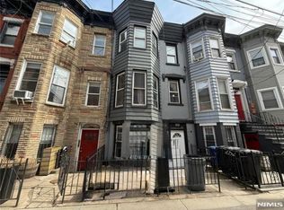 270 1/2 Summit Ave Floor 1, Jersey City, NJ 07306