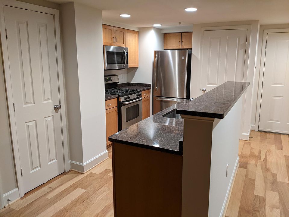 1st image of 1201 N Garfield St APT 710
