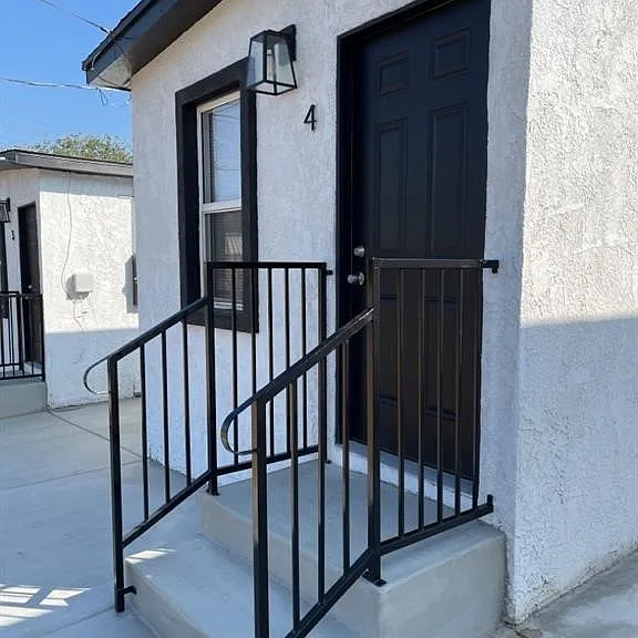 10098 Campbell Ave #4 — Photo 3