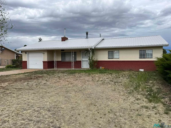 2102 Moreland Dr, Las Vegas, NM 87701