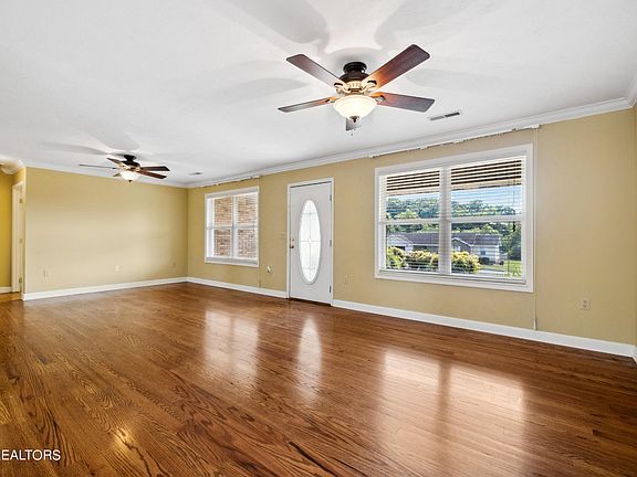 3rd image of 1713 Thurman Cir