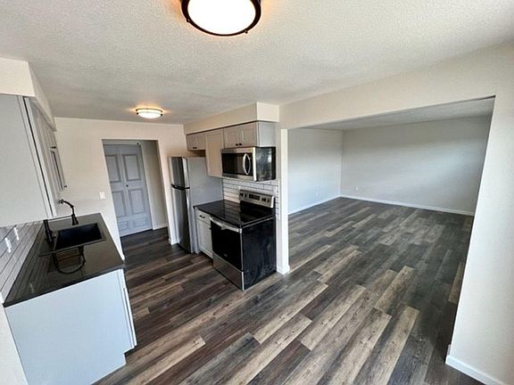 2nd image of 808 Columbia Ave APT 8