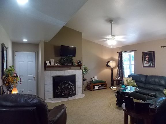 5th image of 135 Deer Park Cir