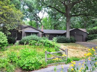 32 Montano Rd, Glastonbury, CT 06033