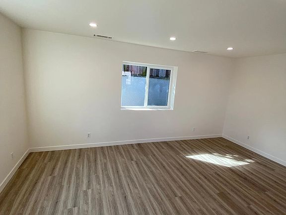 4th image of 5112 W 137th Pl #B
