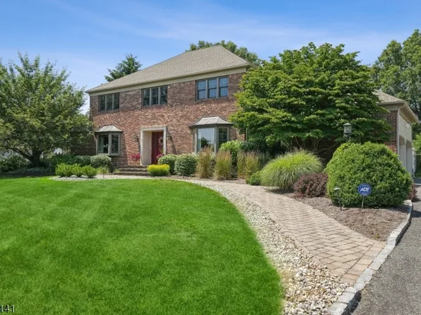 195 Woods End Dr, Bernards Twp., NJ 07920