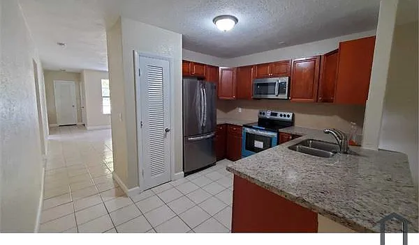 6822 SW 18th Ct — Photo 10