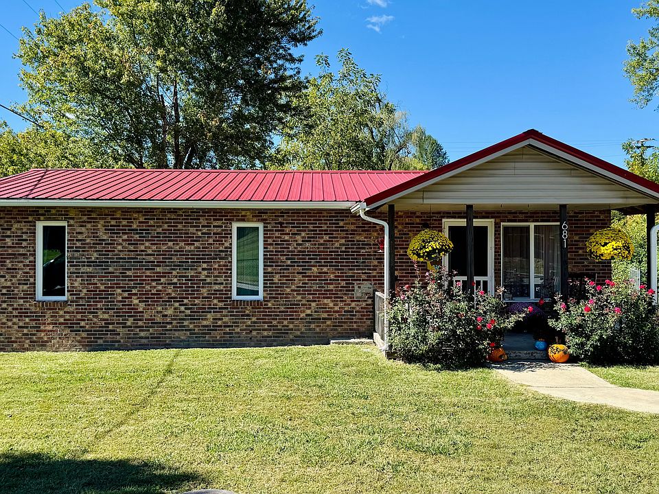 1st image of 681 Sheppard Rd