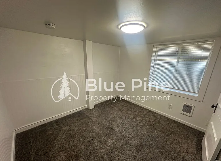 461 1/2 I St — Photo 5