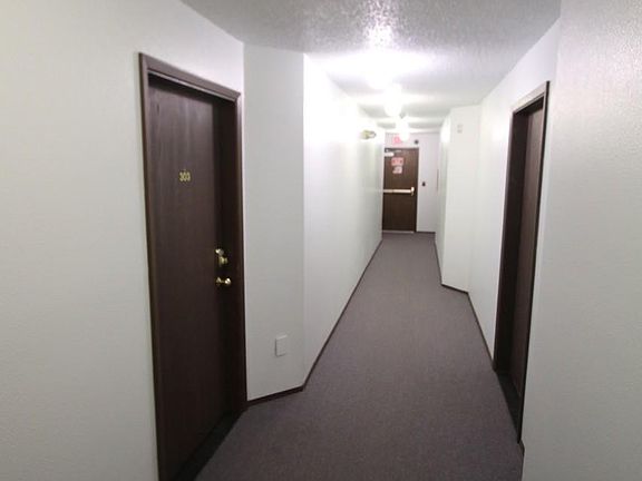 3rd image of 1405 W 27th Ave APT 303