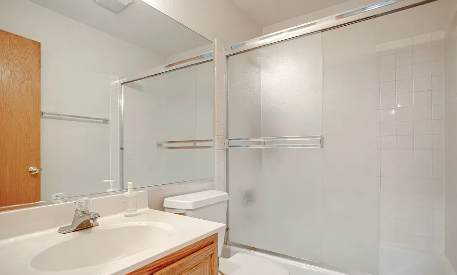 W Meander Dr, Grayslake — Photo 2