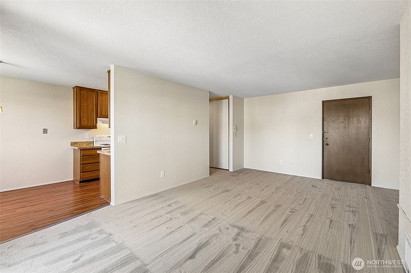 5th image of 2031 NW 59th Street #301