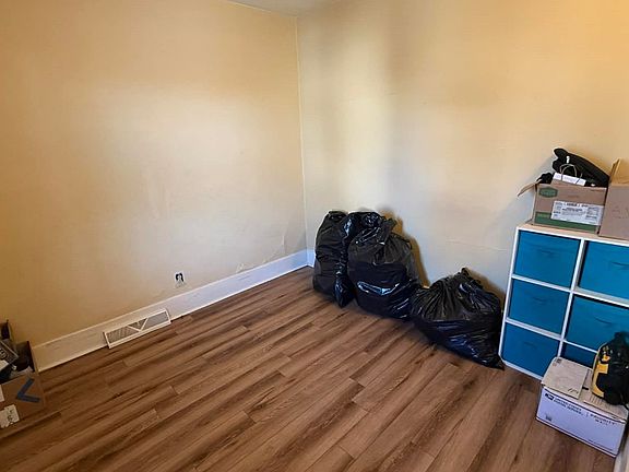 5th image of 104 Sobieski St