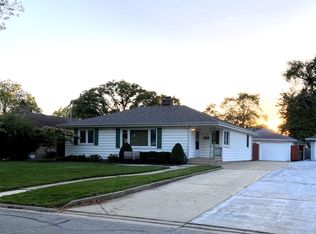 1235 Grandview Ave, Lockport, IL 60441