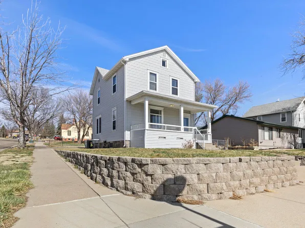 324 W Pleasant Dr, Pierre, SD 57501