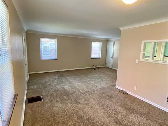 5th image of 340 Castlewood Ave