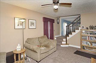 3rd image of 339 E Oak Grove Ave