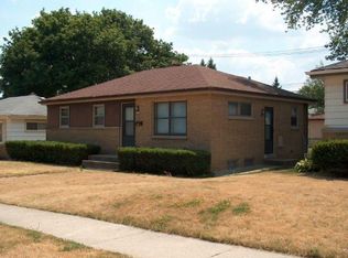 8217 W Grantosa Dr, Milwaukee, WI