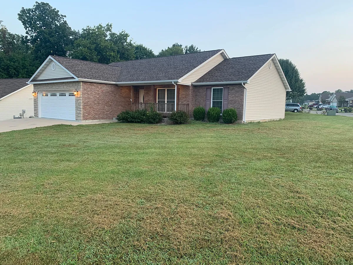 Building Photo - Lindenwood Ct