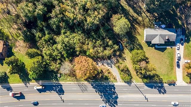 1st image of 2142 Willow Ln