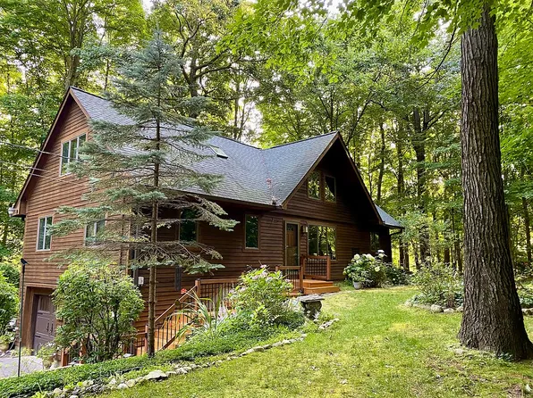 1345 Dorn Ct, Leonard, MI 48367