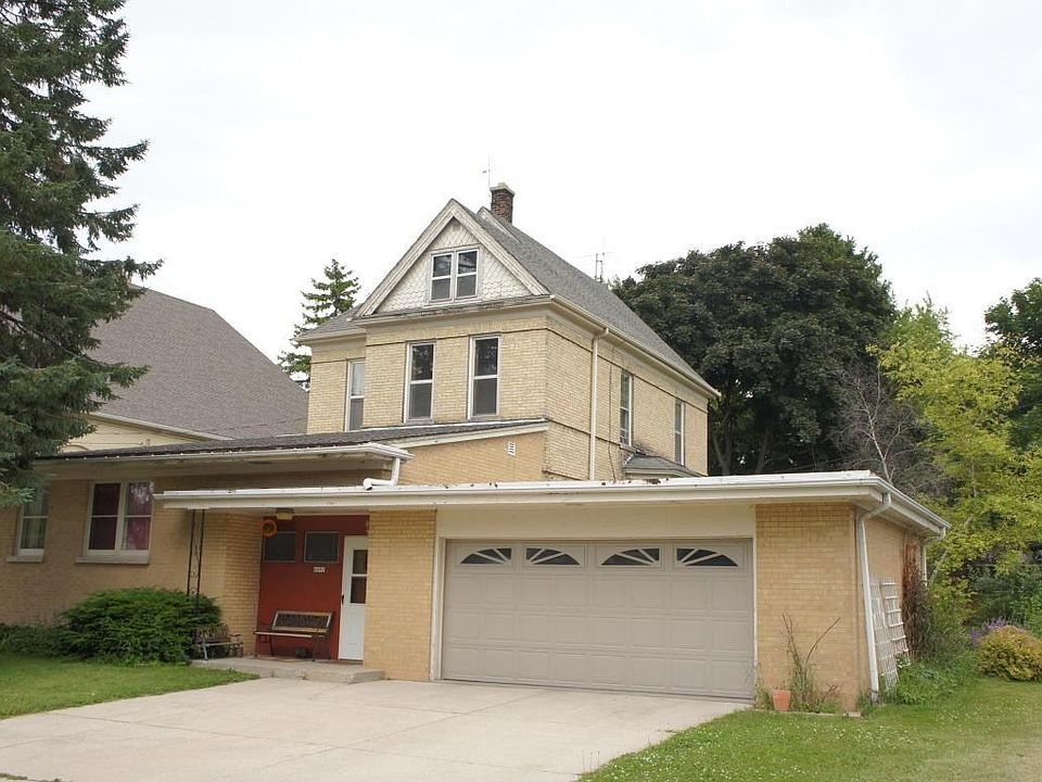 Front Exterior with 2 1/2 Car Garage