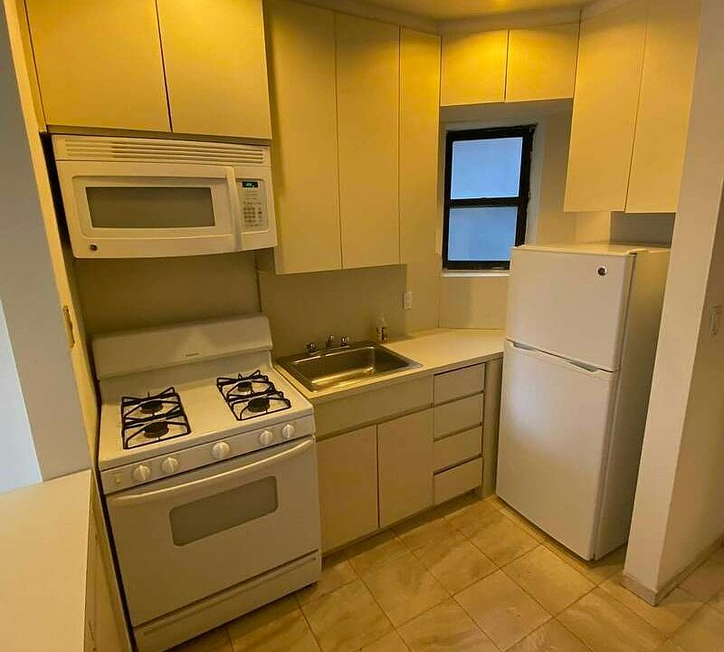 2nd image of 405 E 69th St #4G