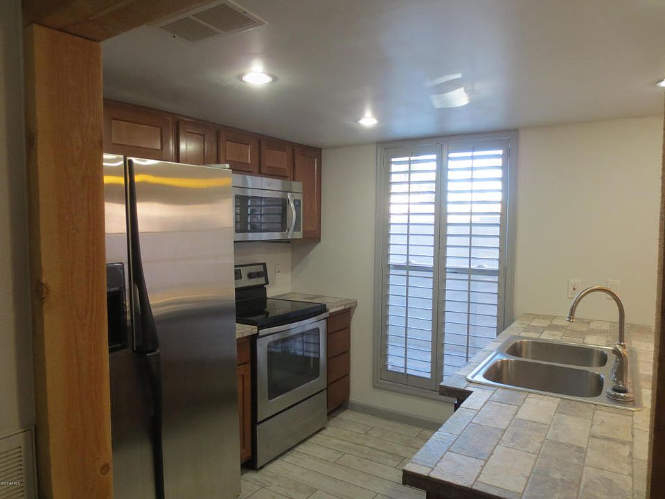 1st image of 243 E Ponderosa Ln