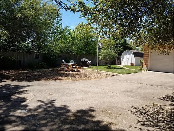 3rd image of 1809 Patton Dr