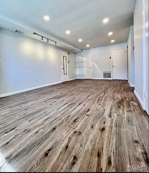 4 bed, 1188 sqft, $3,100 — Photo 1
