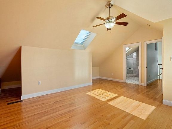4th image of 61 Baker St #61A
