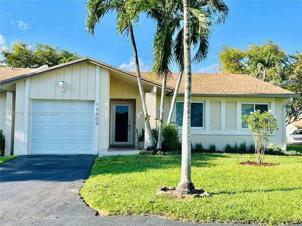 10909 SW 117th Pl, Miami, FL 33186