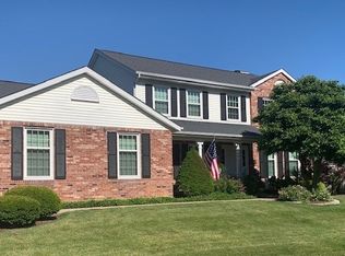 54 Ravenwood Cir, Bloomington, IL 61704