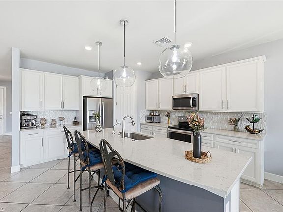 5th image of 2133 Clementine ST