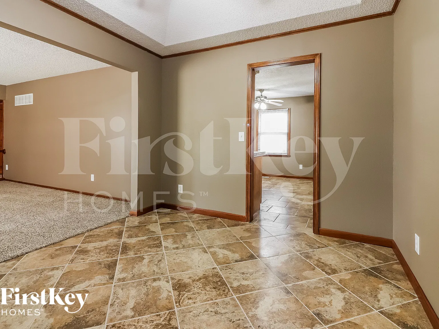 3 bed, 2.5 bath, 1568 sqft, $2,100 — Photo 4