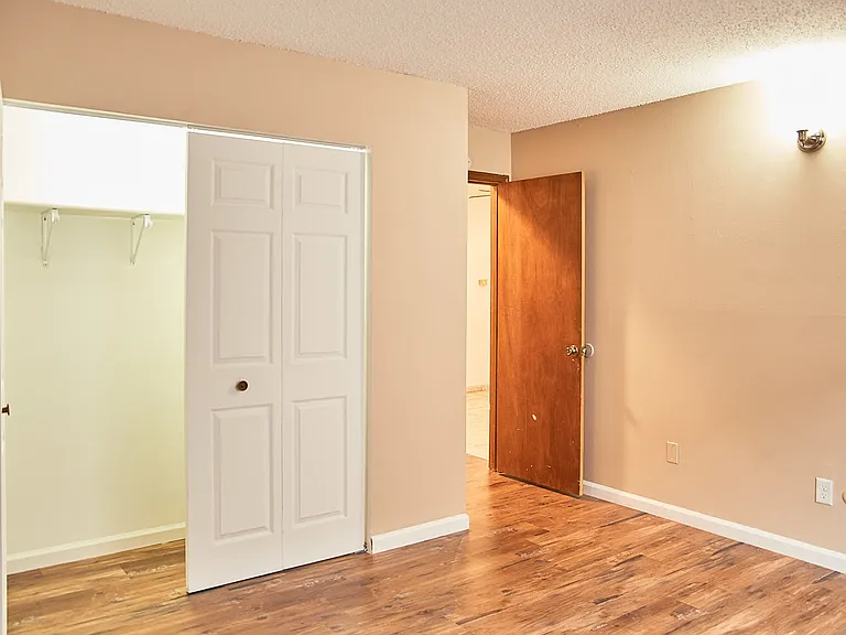 The Stone Falls Apartments — Photo 9