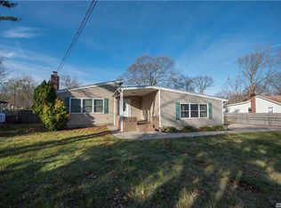 146 Adirondack Dr, Selden, NY 11784