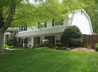 5235 Midway Ct, Woodbridge, VA 22193