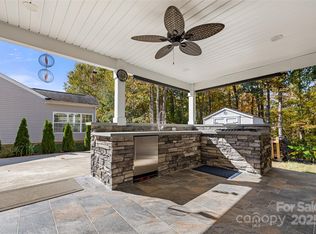 1828 Kilkenny Dr, Clover, SC 29710