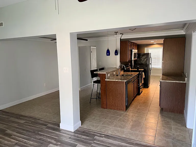2 Roth Ave — Photo 2