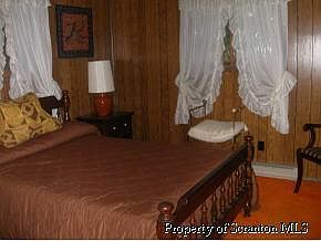 5th image of 584 Lakeview Dr E