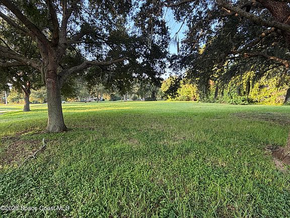 3rd image of 4414 Ligustrum Dr