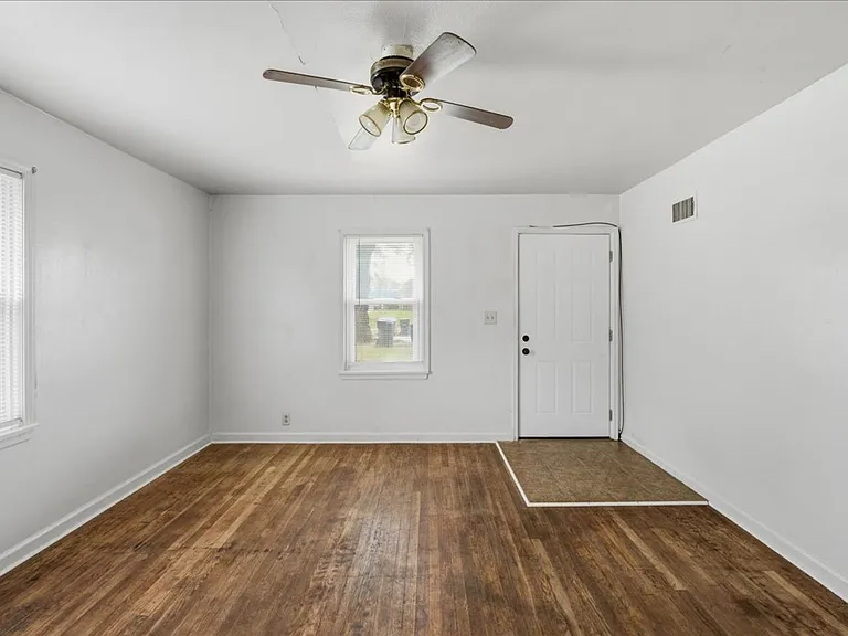 705 W 29th St #2901 — Photo 4